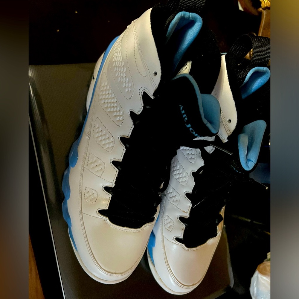 Jordan 9’s men Sz10.5
(Powder 9s)